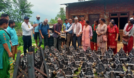 भेरीगङ्गाका किसानलाई अनुदानमा घाँस काट्ने मेशिन