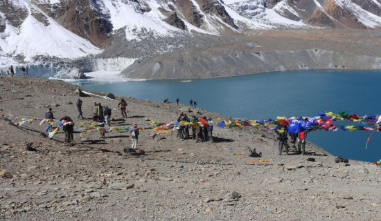 तिलिचो ताल क्षेत्रबाट १५० किलो फोहोर सङ्कलन