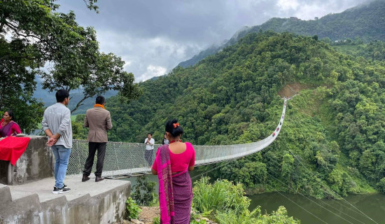 झोलुङगे पुलका सामान सुरक्षित स्थानमा राखिँदै