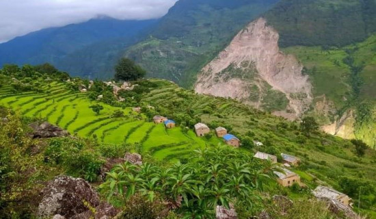 साउन लागेपछि खाली हुँदै गाउँ