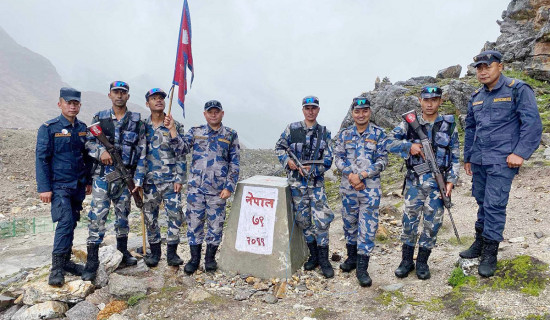 नेपाल–चीन सीमास्तम्भको निरीक्षण