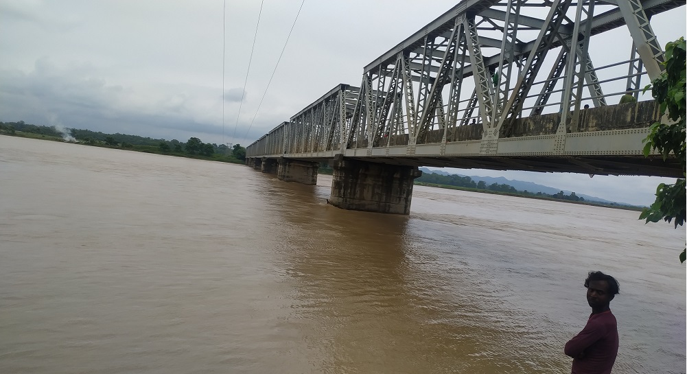 राप्ती नदीको टापुमा फसेका पाँच जनाको उद्धार