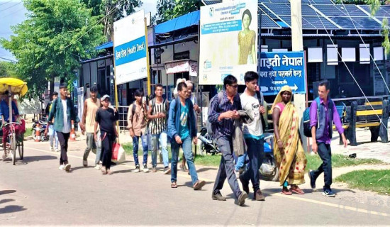 चाडपर्वको खर्च जोहो गर्न भारत जानेको लर्को