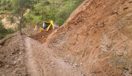 म्याग्दीका ग्रामीण भेक जोड्ने अधिकांश सडक अवरुद्ध