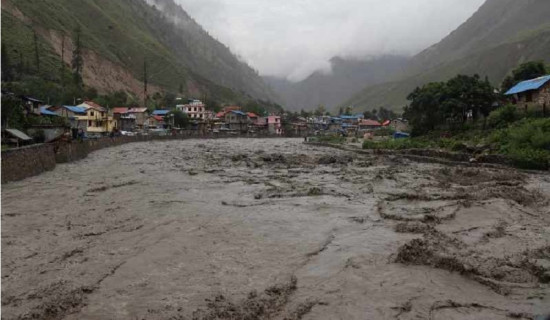 डोल्पाको भेरी नदीको बहाव उच्च, खतरामा सदरमुकाम दुनै