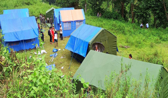 पहिरो प्रभावितको टेन्टमा बास