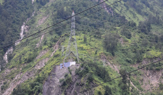 पहिरोको जोखिममा प्रसारण लाइनको टावर