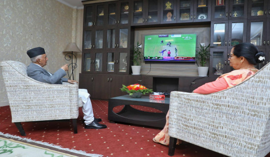 राष्ट्रपति रामचन्द्र पौडेल क्रिकेट हेर्नुहुँदै