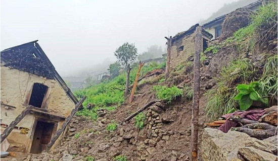 पहिरोले सात घर विस्थापित