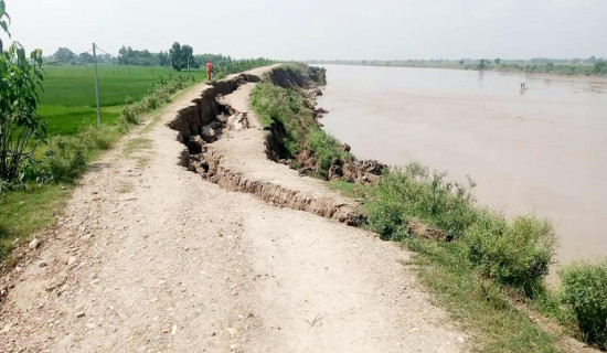राप्ती तटीय क्षेत्रका बासिन्दा सधैँ बाढीको त्रासमा
