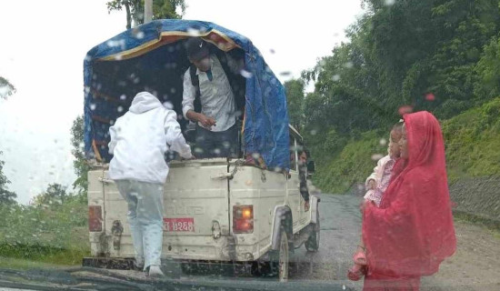 गोरखाका यातायात व्यवसायी विरोधमा