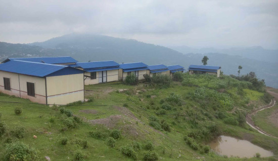 विपन्नका लागि बनाइएको घर प्रयोगविहीन