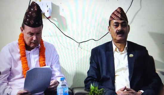 बेलायती राजदुत र स्वास्थ्यमन्त्री खनालबीच भेटवार्ता