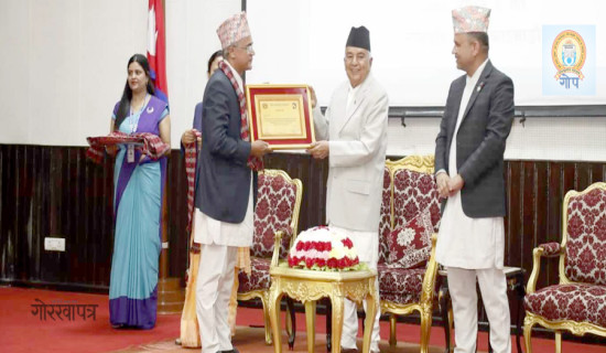 गोरखापत्रका प्रमुख समाचारदाता भट्टराई सम्मानित