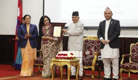 गोपालदास पत्रकारिता पुरस्कारबाट निर्मला शर्मा सम्मानित