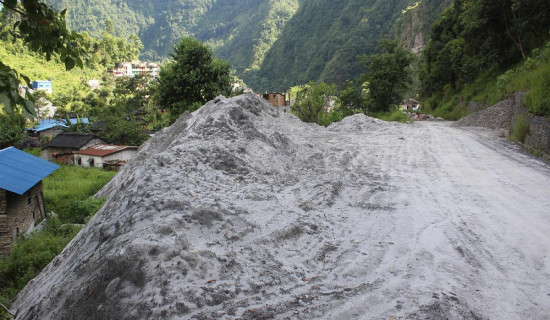 ठेक्का सम्झौताबिनै बालुवा उत्खनन हुँदा राजस्व गुम्यो