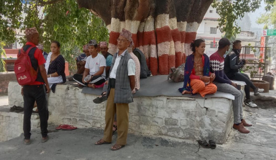 चौतारीको इतिहास मेटिएको गुनासो