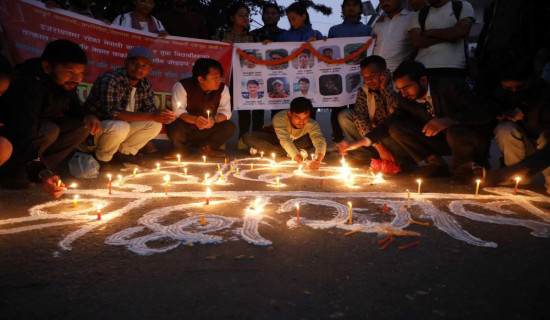 शोकमा दीप प्रज्ज्वलन