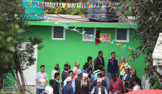 रोटरी क्लबद्वारा शौचालय निर्माण