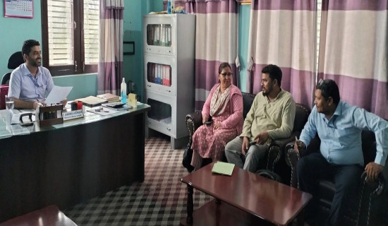 विद्युतीकरणमा ढिलाइ भएकोप्रति सांसद नमुनाको चासो