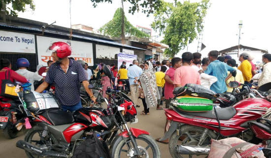चाडपर्वको किनमेल : फेरि पनि सीमापारि