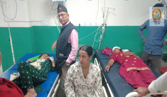 बस दुर्घटना ३६ जना घाइते , दुई जनालाई थप उपचारका लागि काठमाडौँ पठाइयाे