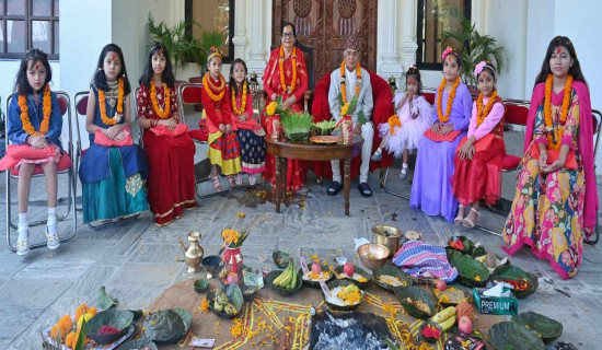 राष्ट्रपति पौडेलद्वारा नवकन्याको पूजा