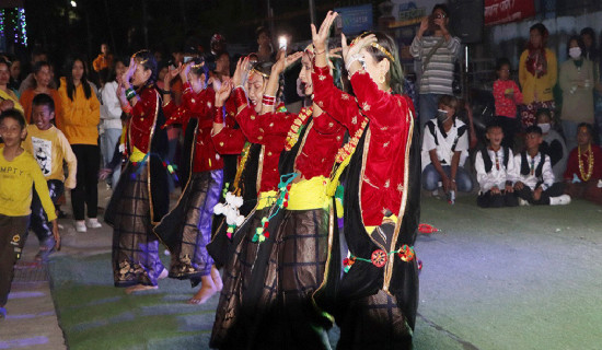 गुरुङ संस्कृति बुझ्न र सोरठी नृत्य हेर्न घलेगाउँ