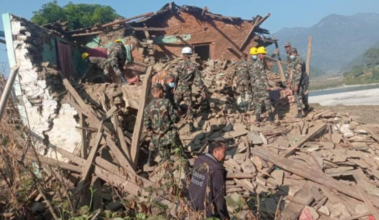 जाजरकोट भूकम्प: चिउरी गाउँको चोचे टोलका सबै घर ध्वस्त, तिहार मनाउन आएका व्यक्तिको  पनि मृत्यु