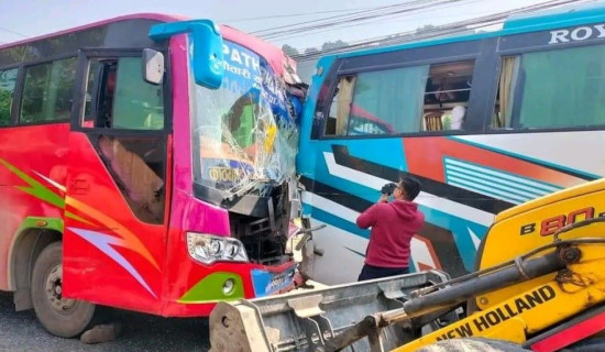 शैक्षिक भ्रमणको बस दुर्घटना,१६ जना घाइते