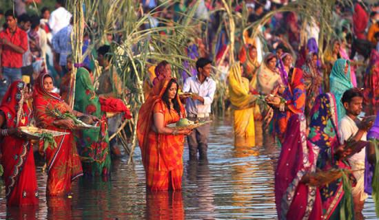 भिक्षा मागेरै भए पनि छठपर्व मनाइँदै