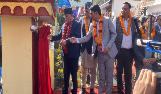प्रधानमन्त्री प्रचण्डद्वारा आँबुखैरेनी अस्पतालको उद्घाटन