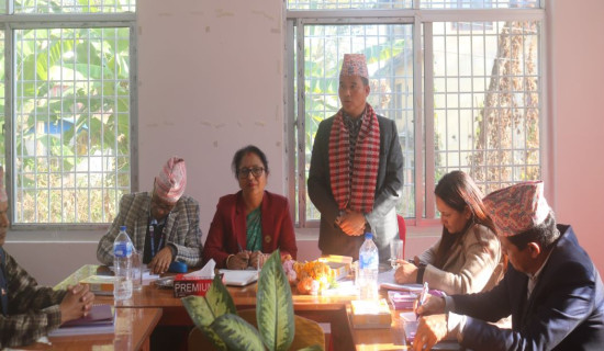 अब गणतन्त्रलाई खतरा छैन : नरहरि आचार्य