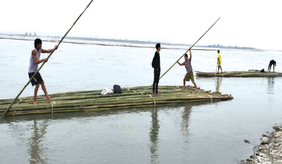 सप्तकोशी हुँदै जोखिमपूर्ण व्यापार