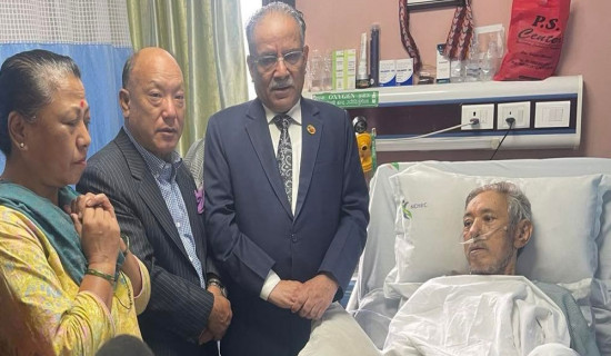 विश्व कीर्तिमानी आरोही तामाङको स्वास्थ्यस्थिति बुझ्न अध्यक्ष  दाहाल अस्पतालमा