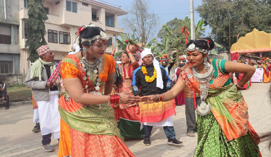 थारु समुदायले नयाँ वर्षको रुपमा मनाउँदै माघ