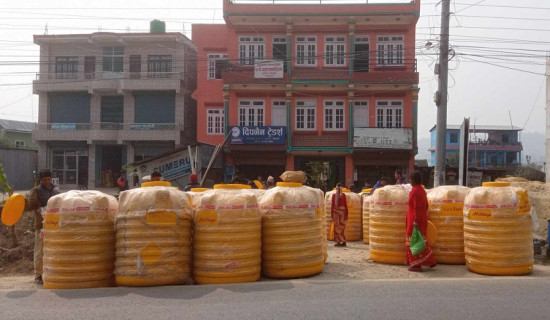 दलित बस्तीमा हिलटप ट्याङ्की वितरण