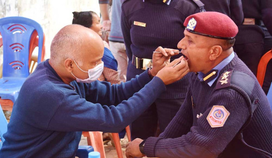 निःशुल्क स्वास्थ्य शिविरमा ३७५ जनाले लिए सेवा