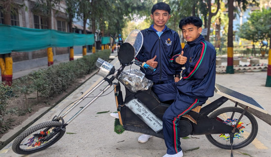 विद्यार्थीले बनाए अटोचार्ज विद्युतीय मोटरसाइकल