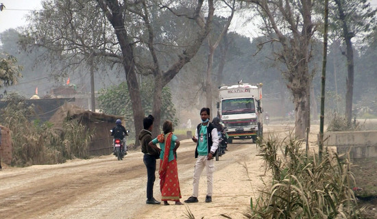 रुपन्देहीको निर्माणाधीन चार लेन सडक अलपत्र