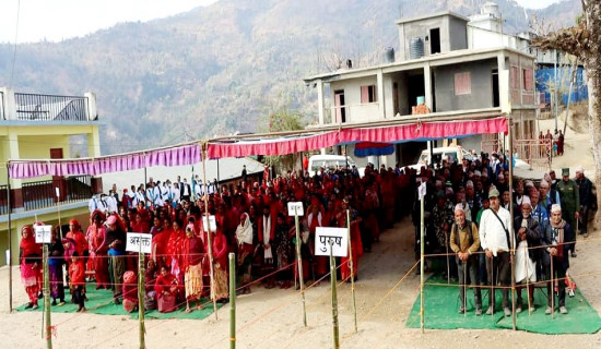 स्वास्थ्य शिविरमा तीन हजार बढीले लिए सेवा