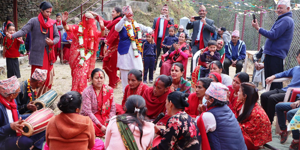 रत्यौली संरक्षणमा आमा समूहको सक्रियता