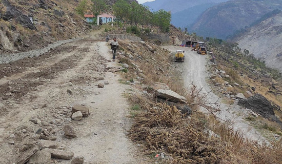 बल्दे धुरालसैन सडक निर्माण ढिलाइ