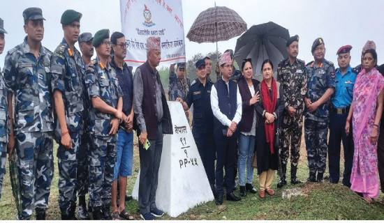 सीमा क्षेत्रमा सुरक्षा प्रमुखको पैदलयात्रा