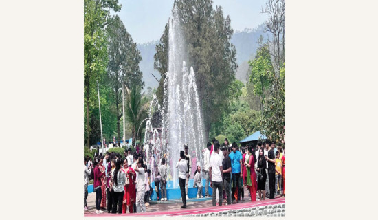 सहिद स्मारकमा एकै दिन बिस हजार पर्यटक