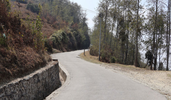 यातायात ठप्प हुँदा यात्रु मर्कामा