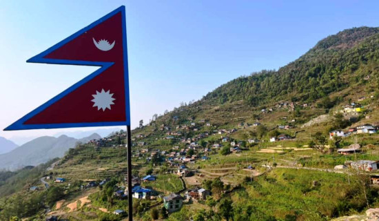 १५ जना नेपाली विद्यार्थीको टोली हिमाल आरोहण गर्दै