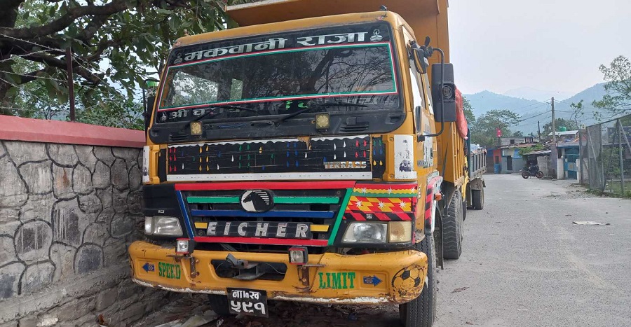 सेती दोहनः प्रहरी समात्छ, महानगर छाड्छ