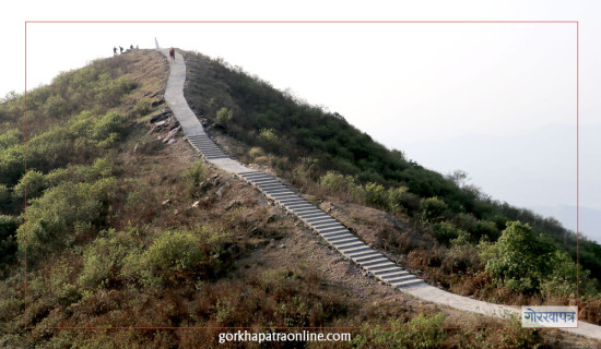 धौवादी डाँडामा पैदलमार्ग