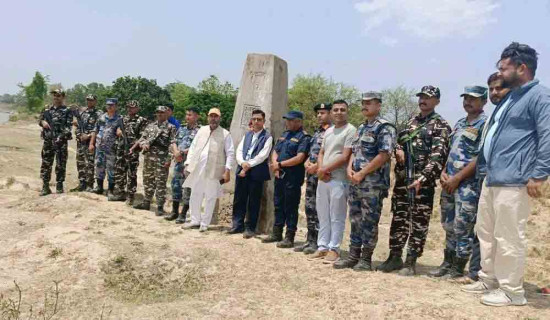 बाँकेमा सीमास्तम्भको निरीक्षण